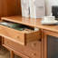 Meuble télé en bois de merisier massif North America FAS Grade avec portes en verre chinois Changhong et deux tiroirs de rangement