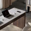 Bureau en bois massif de style luxueux-289111480
