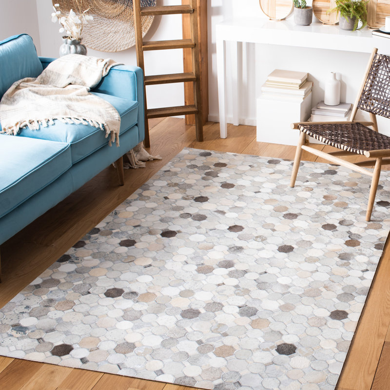 Ivory and Gray Geometric Cowhide Flatweave Rug, 4' x 6'