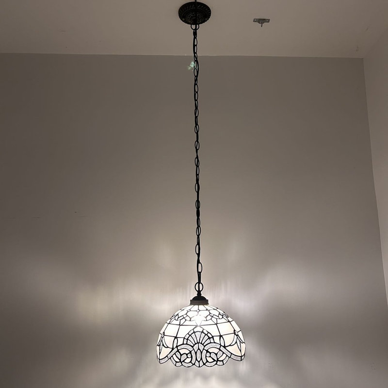 Luminaire suspendu Kliffa Tiffany en verre coloré blanc de style baroque inclus l 12 po x P 12 po x H 60 po