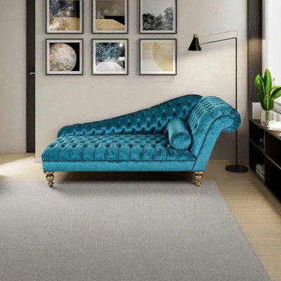 Sponges and cozy Snowflake velvet loungers