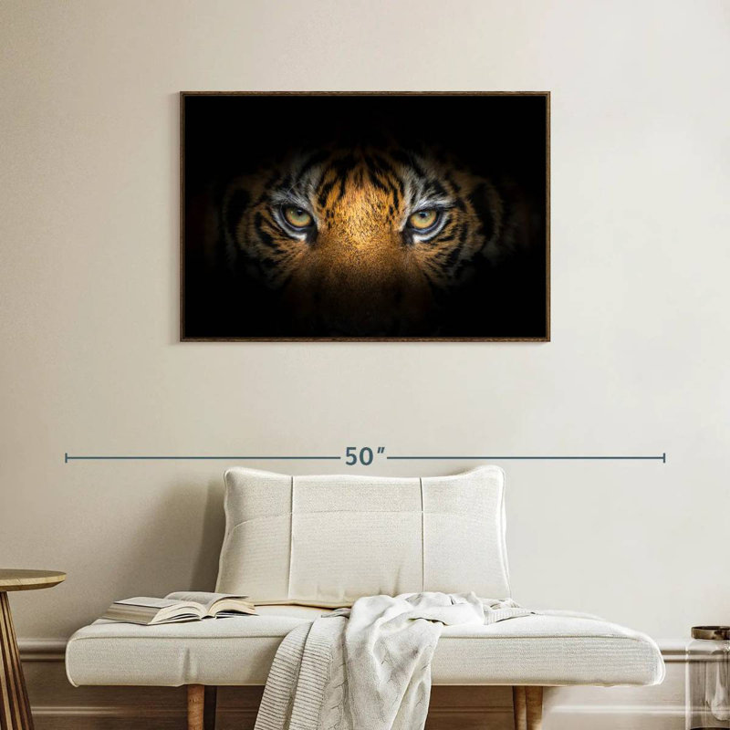 Tigre féroce, 37 po x 25 po, Cadre flottant en noyer