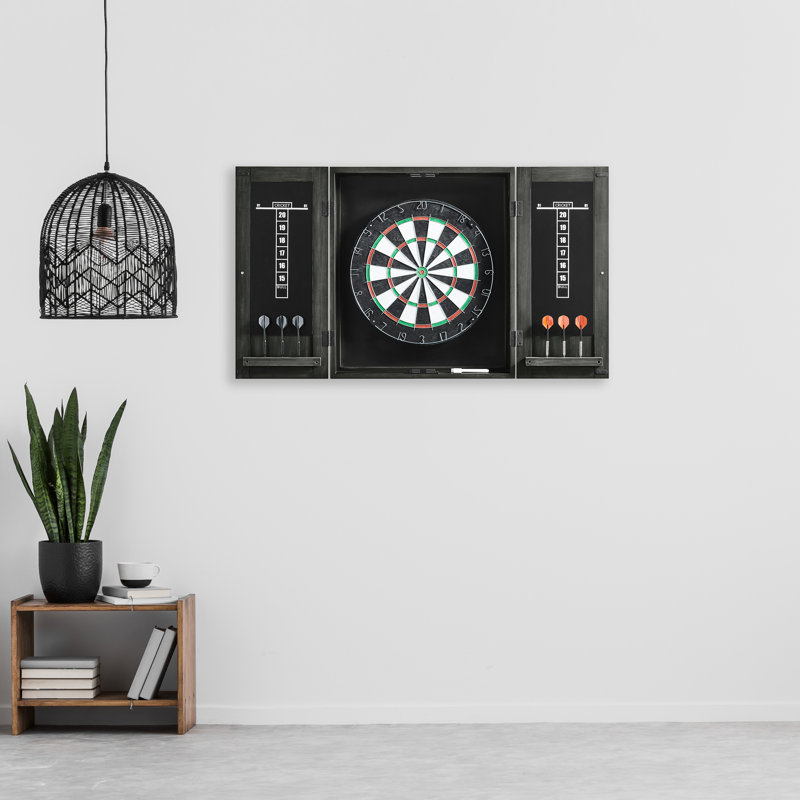 Jeu de fléchettes et armoire avec fléchettes, Kona