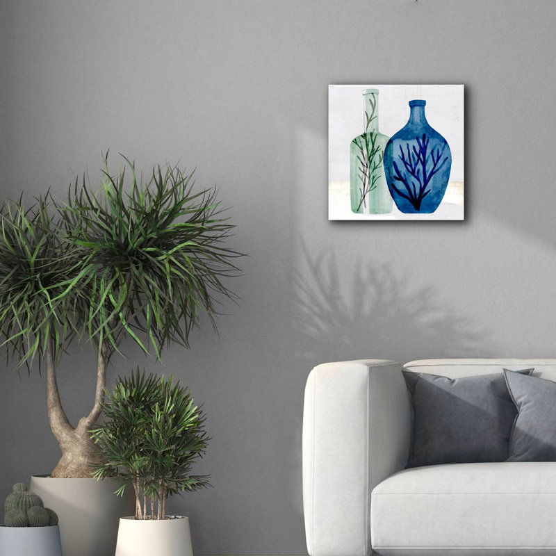  «Laura Gibson _sea Glass Vase 1» par Annie Warren, art mural sur toile, 18 po x 18 po