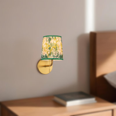 Luminaire mural / pour salle de bain Andrewson en or brossé 10 po avec abat-jour en lin plissé vert à motif Andrewson