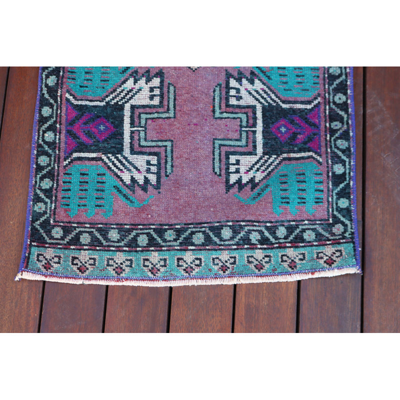 Tapis turc rétro tissé à la main idéal pour la décoration bohémienne comme petit tapis de sol ou tapis pastel