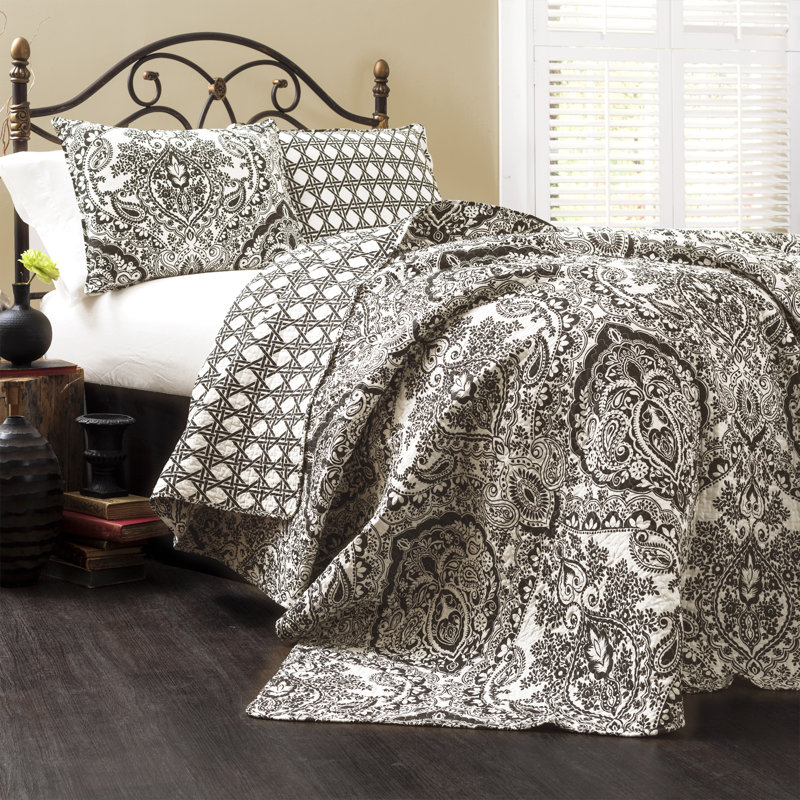 Cotton Reversible Traditional 3 Piece Quilt Set, King Quilt + 2 King Shams, Black/White