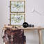 Oiseaux bleus perchés sur une branche, ensemble de 2 cadres flottants, design par Sally Swatland-429600476-429600479