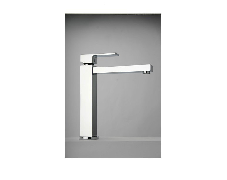 Piralla Dax Kitchen Faucet, Chrome