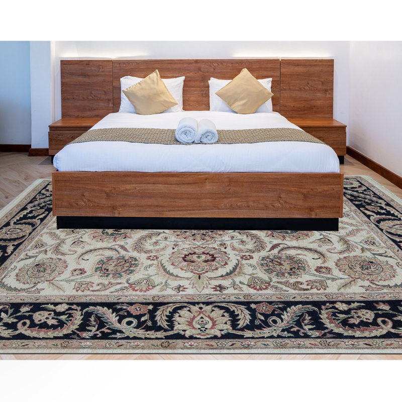 Sultanabad Wool Oriental Area Rug