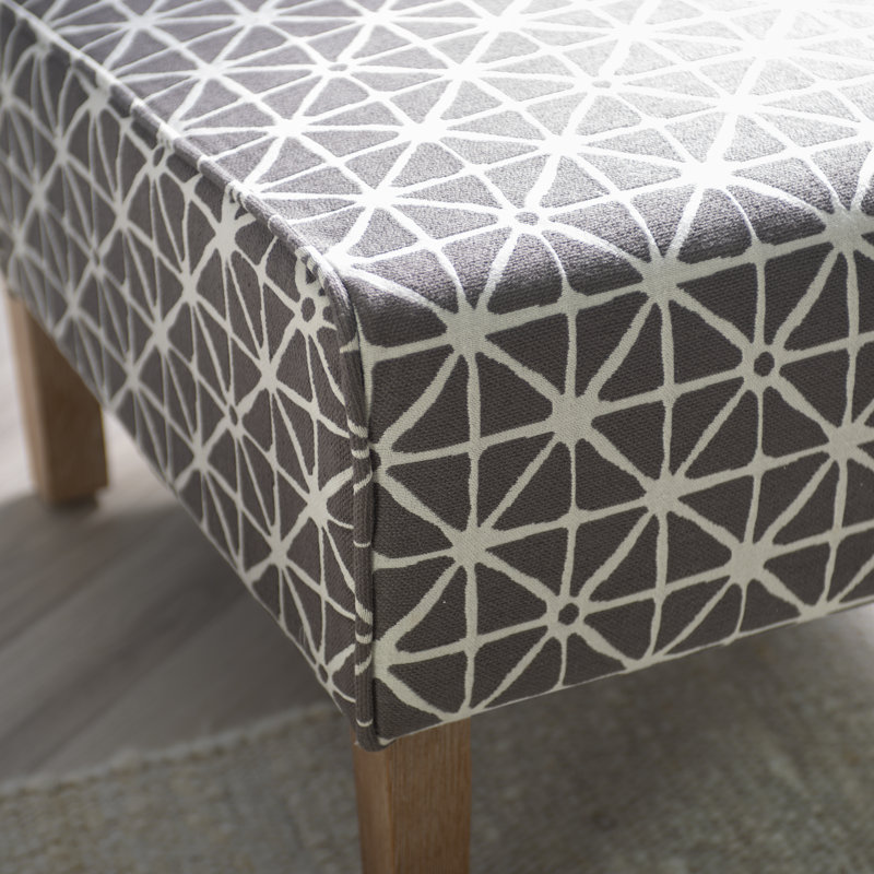 Fauteuil de chambre en polyester 22,5 po Anselmo, Carré diagonal fumée 100% polyester