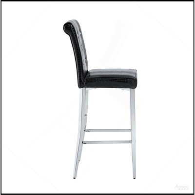 Ensemble de 2 tables de bar et tabourets de bar à hauteur fixe Modern, table de pub à hauteur de comptoir contemporaine avec pieds chromés, chaises de bar en cuir de polyuréthane noir pour îlot de cuisine, bar personnel, petit espace (3 ensembles)