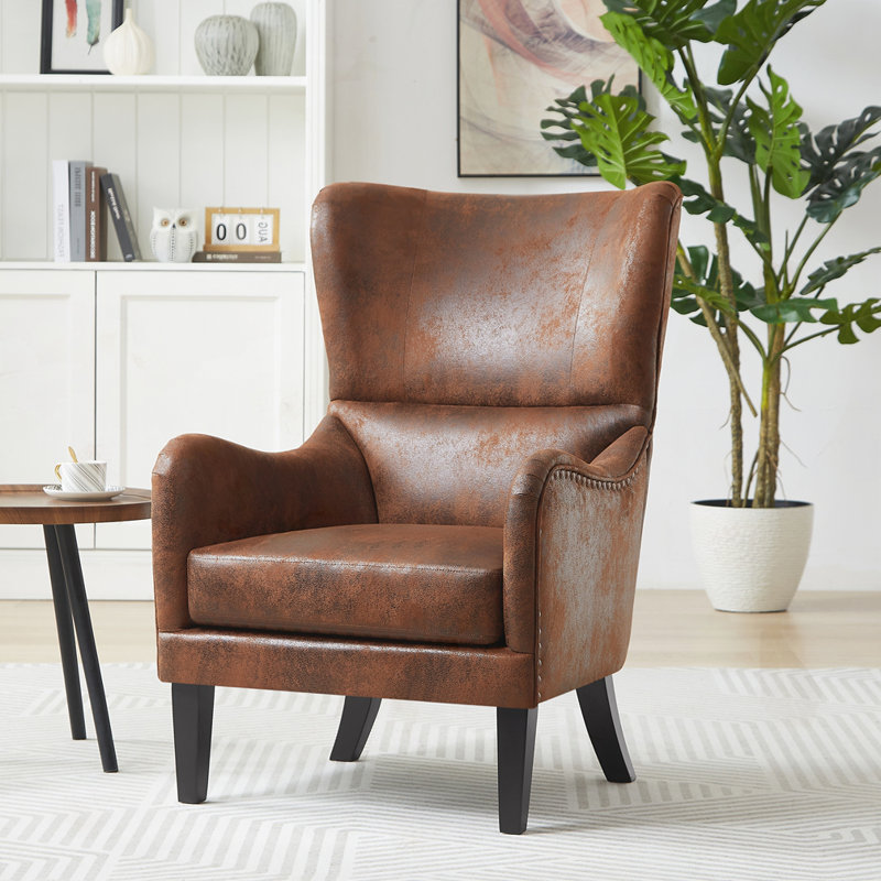 Chaise moderne cloutée