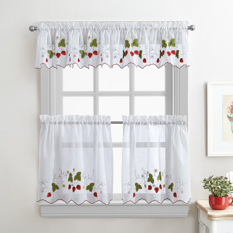 Rydel Floral Tailored 56'' W Cafe Curtain in Red, 56" W x 36" L
