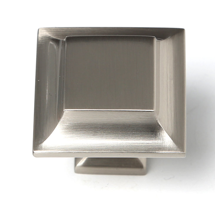 Poignée carrée Millenium, H 1,25 po x l 1,25 po x P 1 po, Nickel satiné