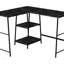 Bureau d'ordinateur moderne en L avec tablettes de rangement, idéal pour les petits bureaux à domicile et l'utilisation efficace de l'espace.-121068447
