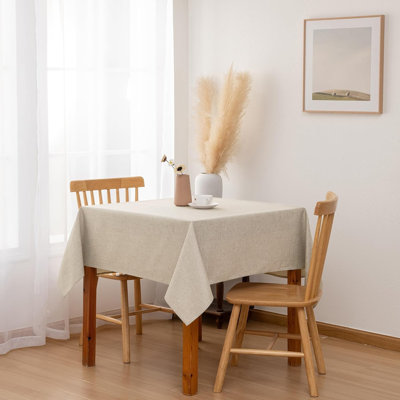 Nappe en imitation lin (1 pièce) pour salle à manger, texture lin, infroissable et antitache, résistante et lavable, idéale pour la cuisine, les fêtes et la décoration intérieure.