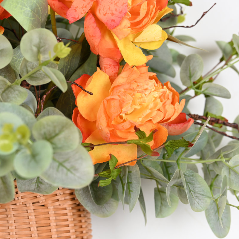 Arrangement floral de pivoines artificielles printemps-été pour porte d'entrée murale, centre de table en eucalyptus verdoyant pour bureau de mariage