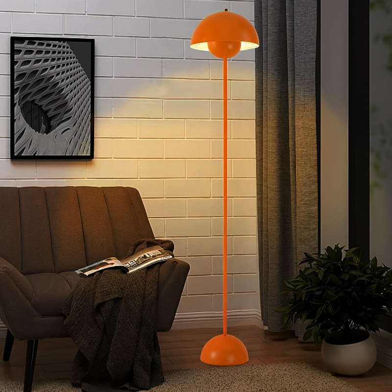 Lampe sur pied industrielle avec abat-jour industriel en métal orange pastel, Orange