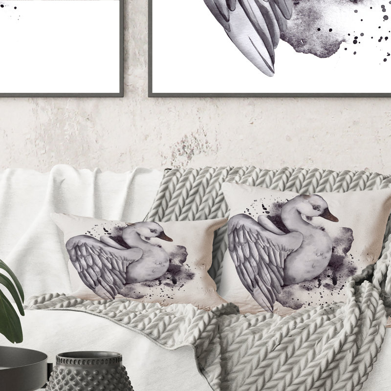 Coussin gris avec ailes ouvertes - imprimé traditionnel 12 po x 20 po