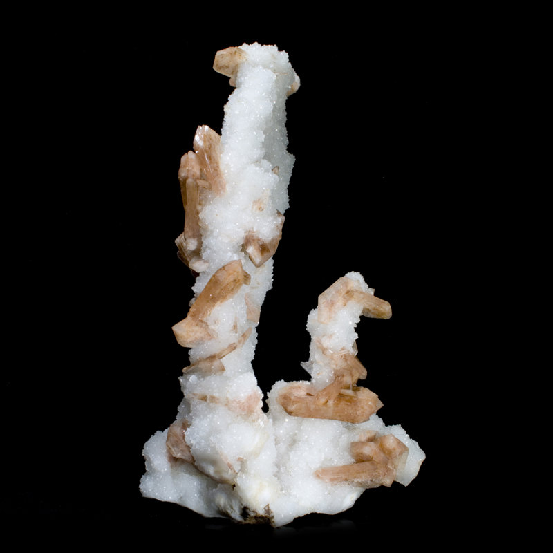 Hautes stalactites à quartz avec stilbite