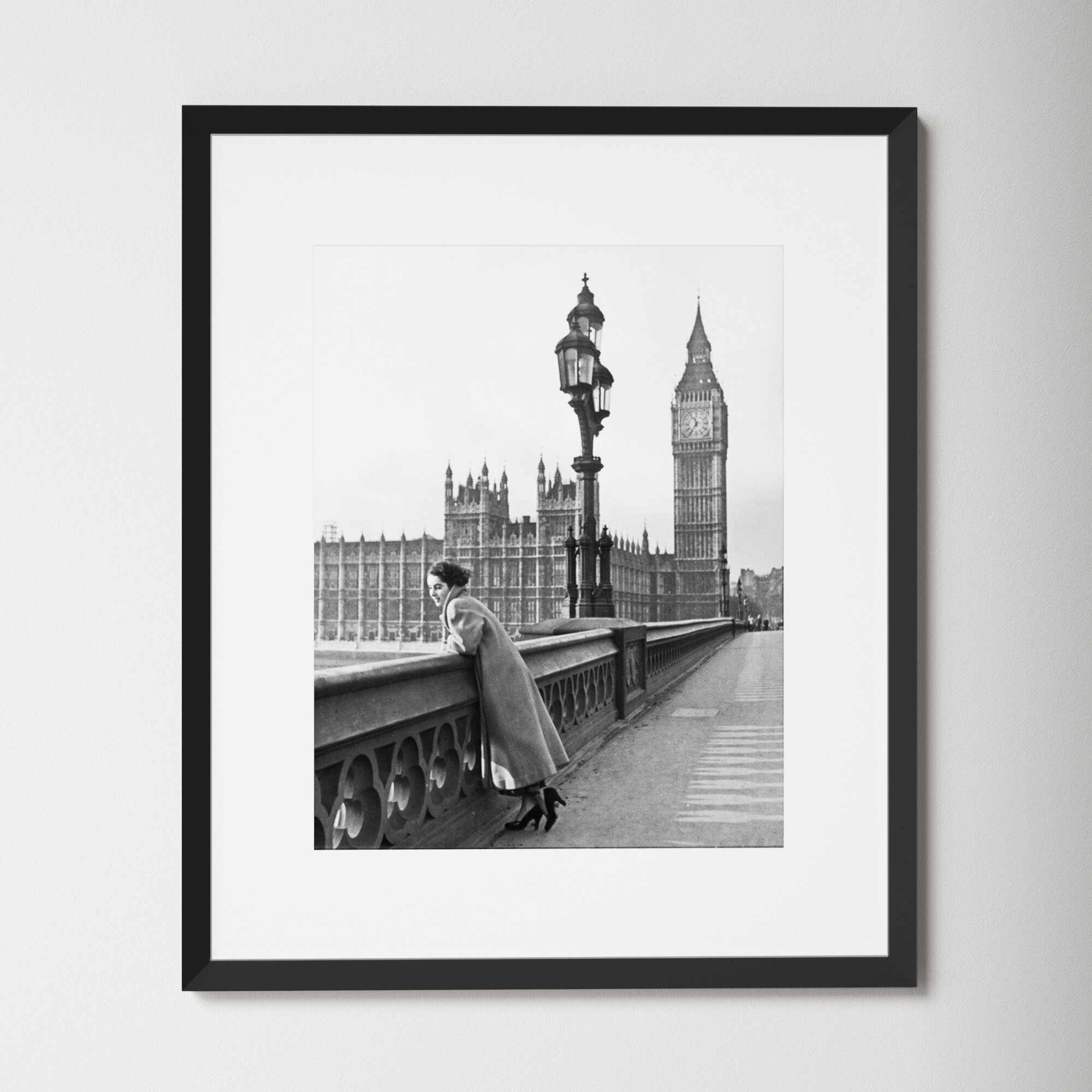 AllModern Elizabeth Taylor In London Framed On Paper Print | Wayfair