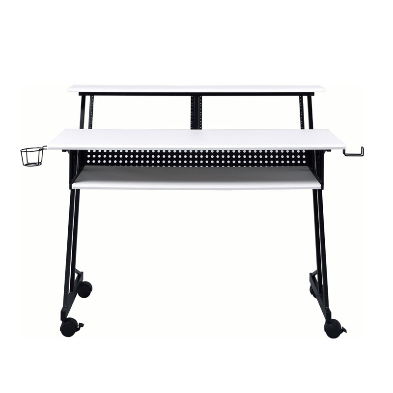 Bureau de studio d'enregistrement musical, Blanc