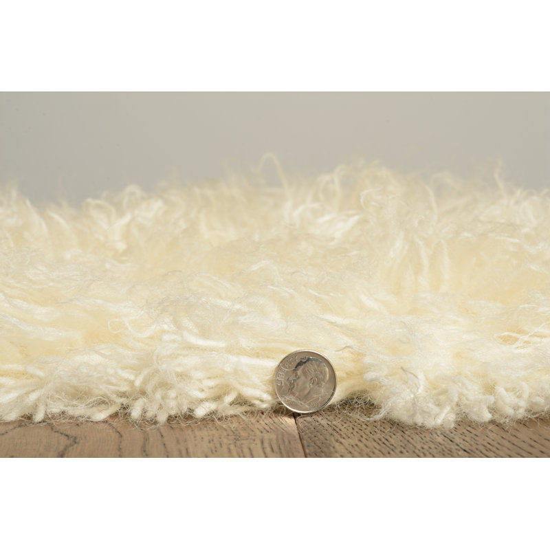 Natural 6' x 9' Handmade Wool Flokati Rug