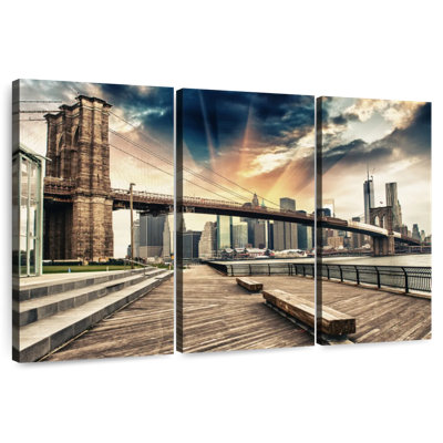 Lilie Dramatic Brooklyn Bridge