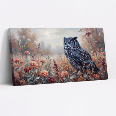 Tableau sur toile représentant un hibou perché dans des fleurs sauvages d'automne, idéal pour l'Halloween