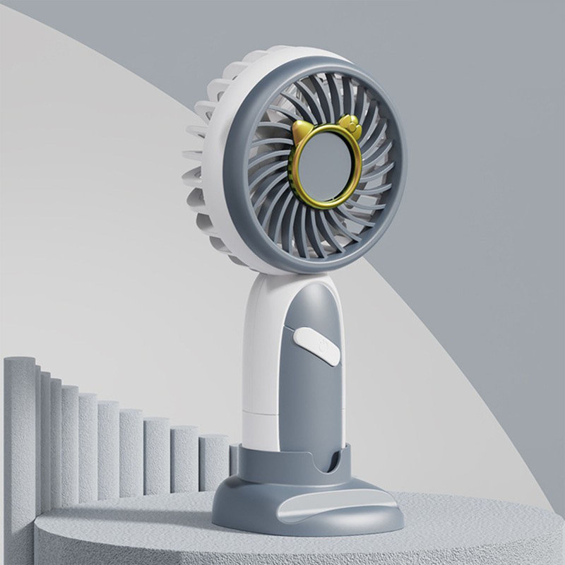 Le ventilateur portatif avec fonction USB rechargeable de Kondieu est parfait pour une utilisation estivale par les étudiants