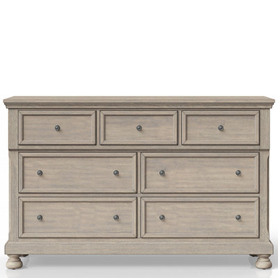 Commode à sept tiroirs