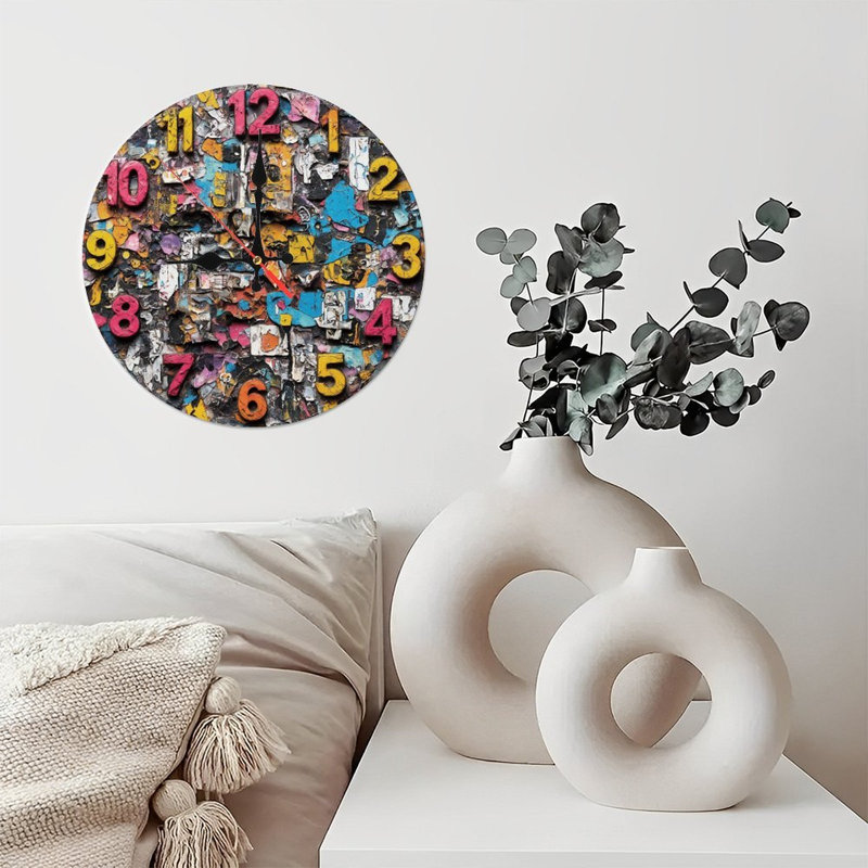 Horloge sur fond texturé abstrait