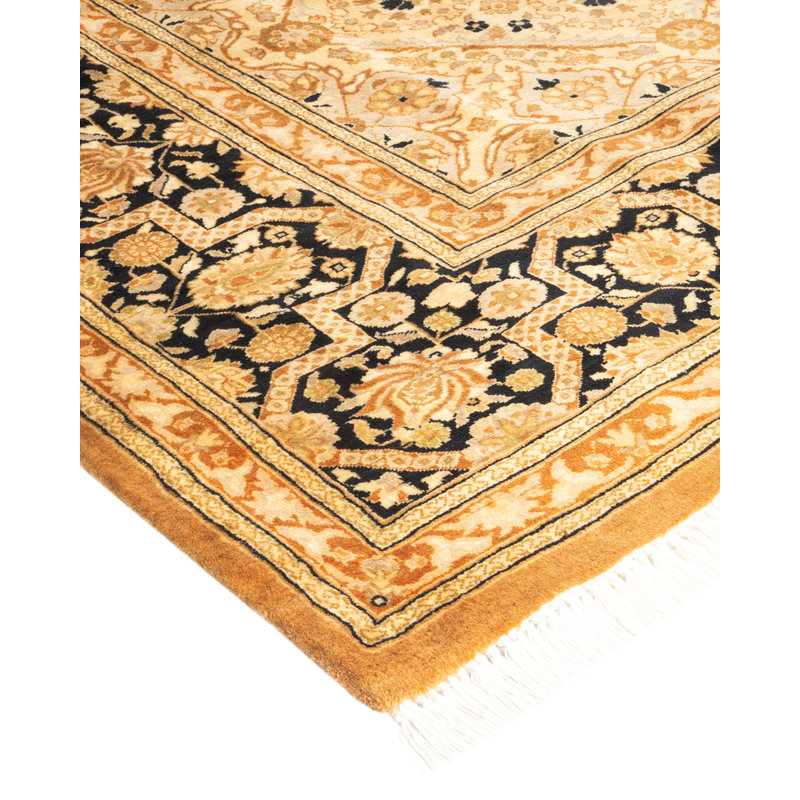 Classic One-of-a-Kind 6' 2" X 9' 2" Hand Knotted Area Rug
