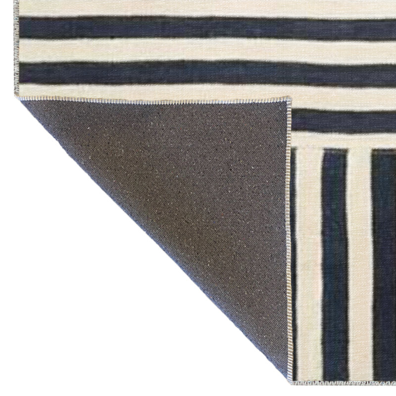 Tapis décoratif moderne à motif géométrique à rayures noires et noires, Rectangle 4 pi x 5 pi 11 po
