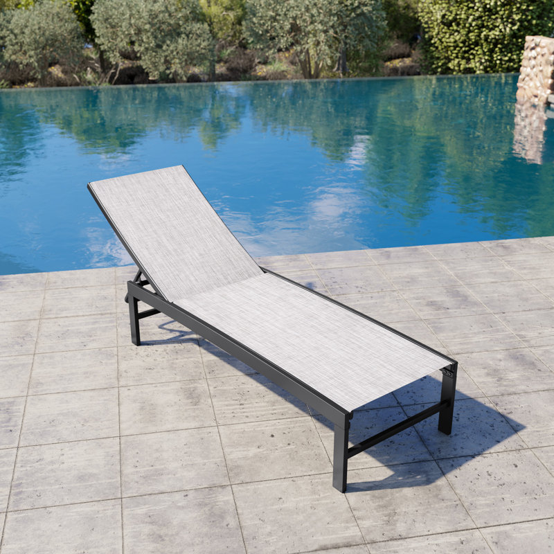 Chaise longue de patio inclinable en métal, Noir