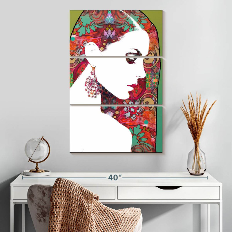 Leisha Majestic Chic, 32" H x 20" W