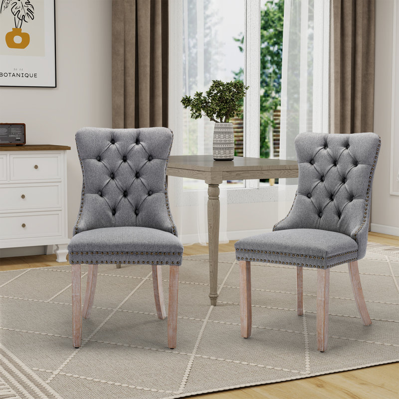 Chaises de salle à manger rembourrées à oreilles capitonnées avec garniture cloutée (ensemble de 2), Gris