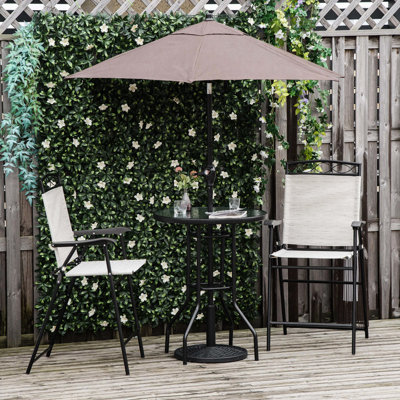 Ensemble de 4 meubles de patio pour l'extérieur - beige. Comprend 2 chaises pliantes, un parasol à angle réglable et une table en verre texturé Wave. Pour le patio, la piscine, le jardin. Pièces de fabrication en acier. Pliant