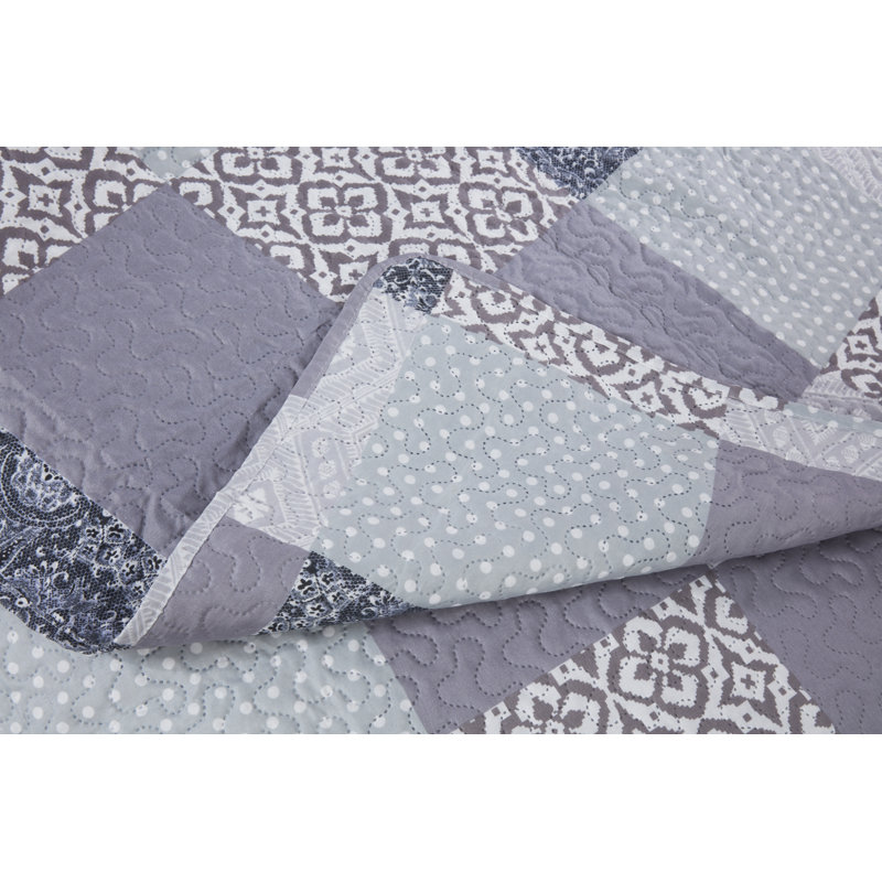 Amiyah Polyester Patchwork Bedspread with Pillow Shams Included, 250 x 250 cm Bedspread - 2 Shams