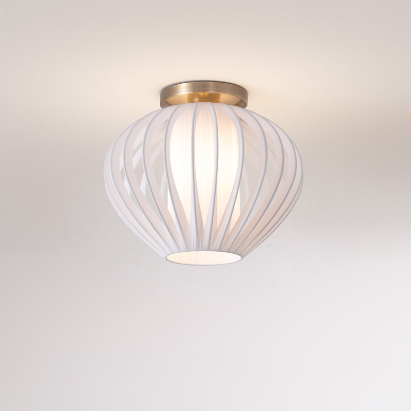 Plafonnier Bloom, abat-jour en satin blanc, laiton vieilli, Laiton délavé