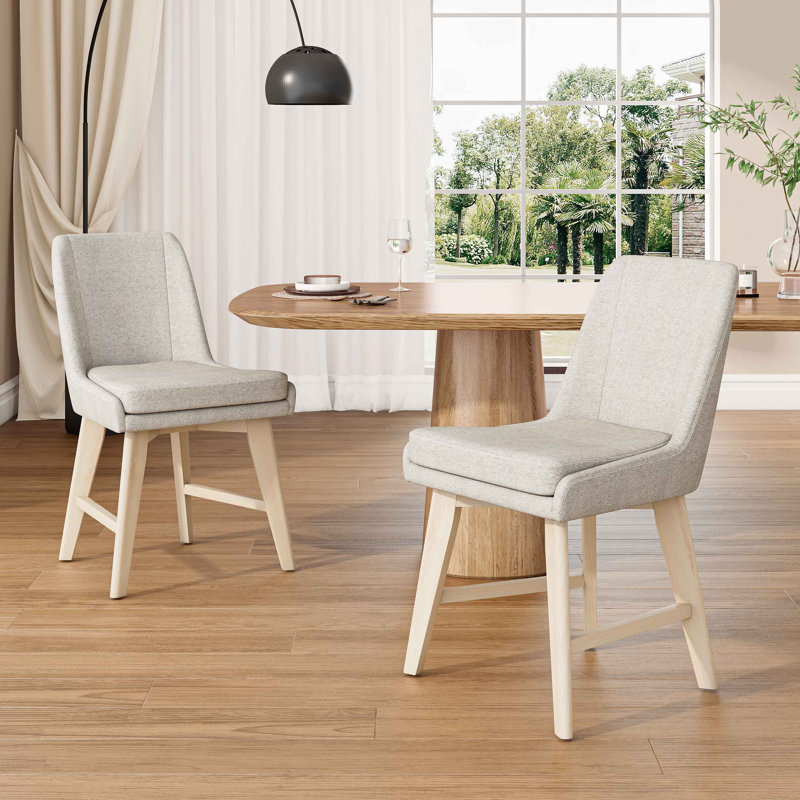 Chaise de salle à manger Studio en lin avec pieds en bois massif de couleur blanc délavé (ensemble de 2)