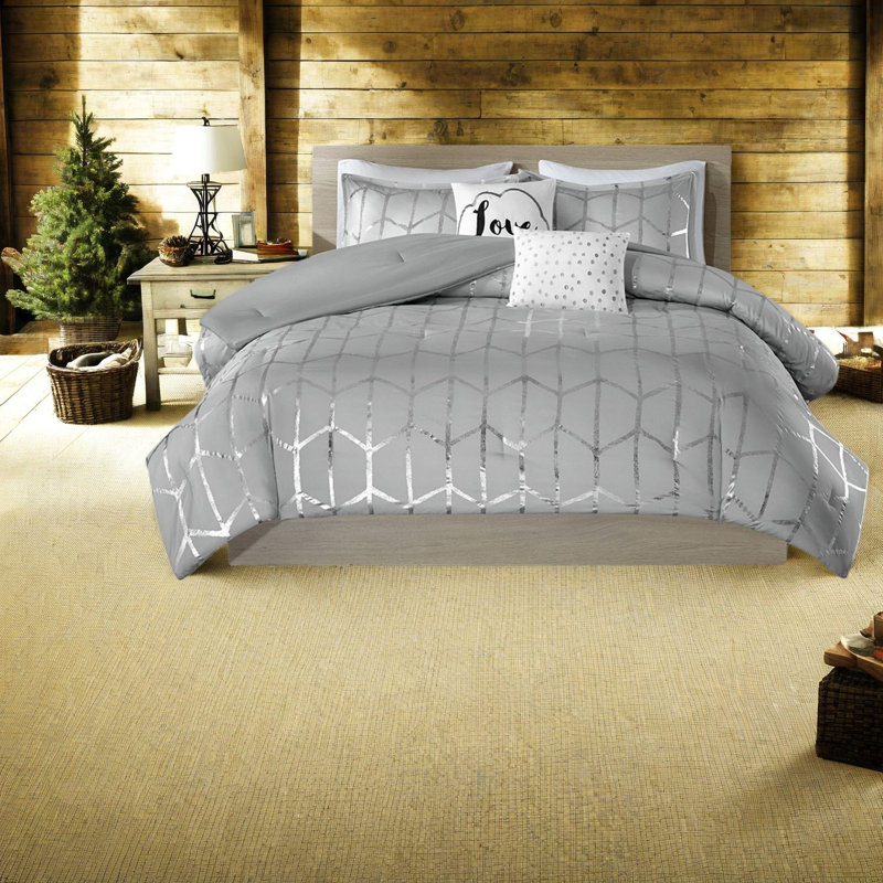 Stylish Metallic Bedding Sets, Polyester Comfort, Modern Bedroom Decor