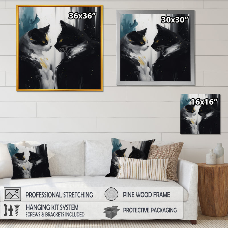«White and Black Captivating Cats I», reproduction sur toile, Encadrement doré, H 36 po x l 36 po x P 1,5 po