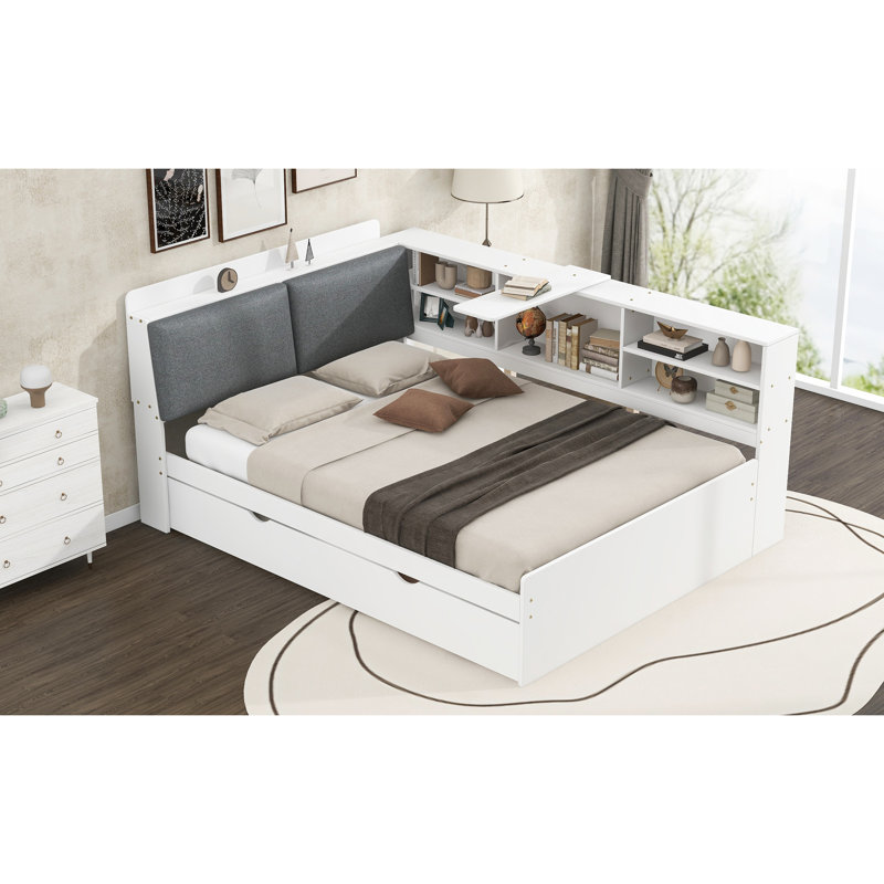 Lit double en bois avec lit gigogne et rangement pour la tête de lit, tablettes en blanc - option de lit gigogne élégant, esthétique rotative moderne
