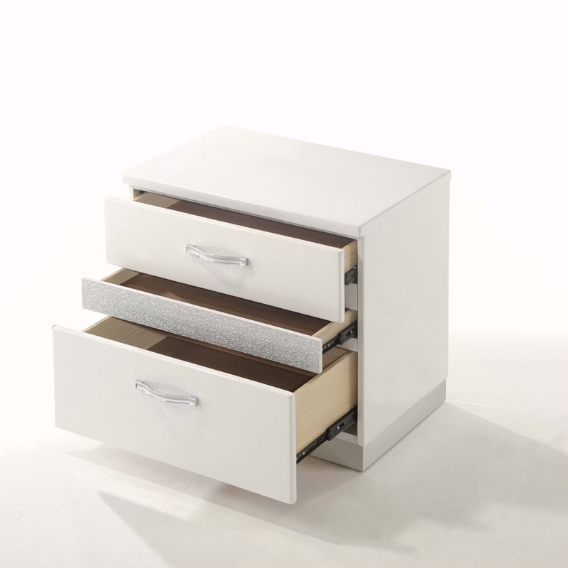Table de chevet avec finition blanche brillante et 3 tiroirs