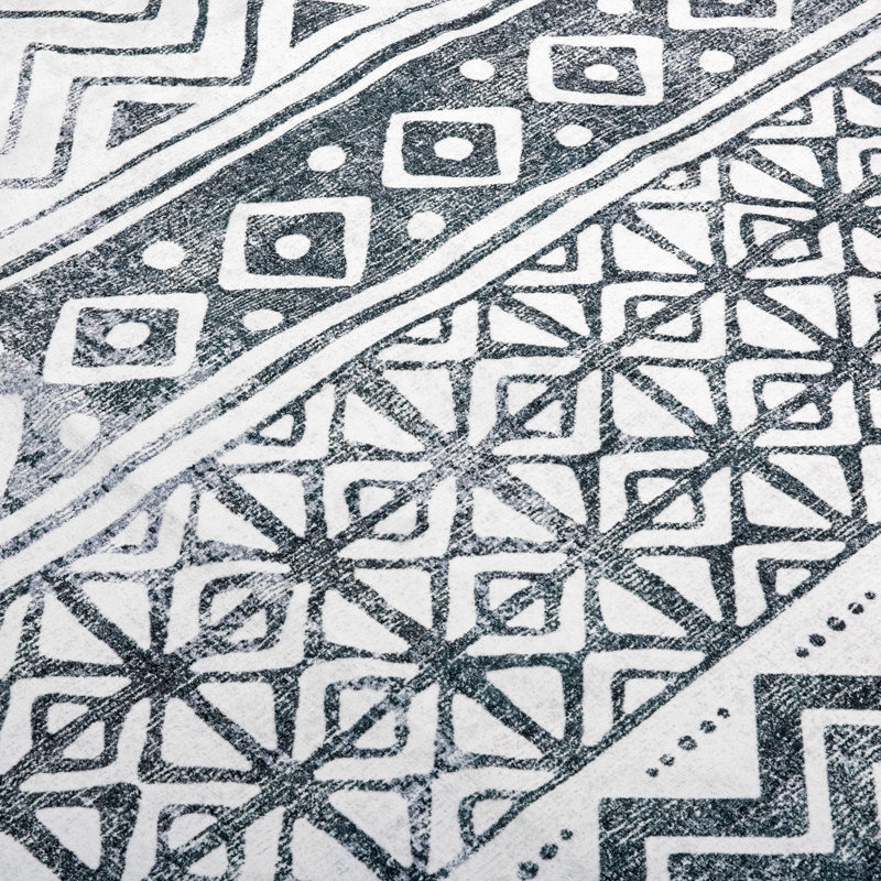 Aynath Geometric Machine Washable Area Rug, Rectangle 5' x 7'