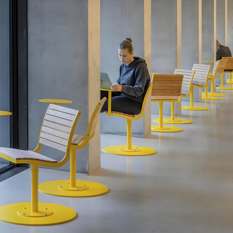Chaise de patio pivotante imperméable avec porte-gobelet, Yellow