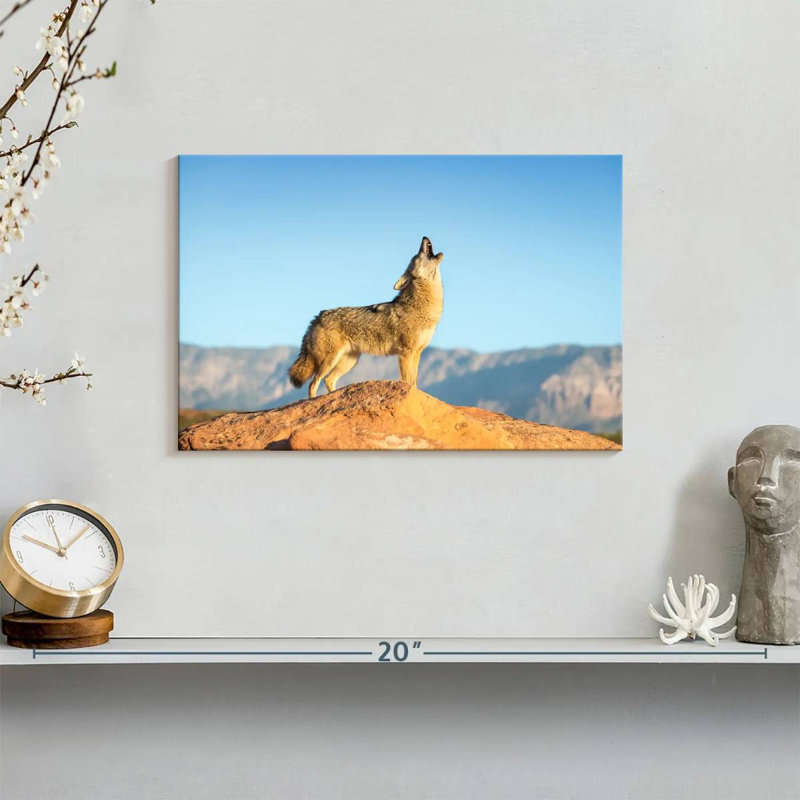 Brampt Howling Coyote, 8'' H x 12'' W
