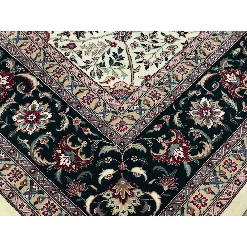 Tapis ivoire et vert noué à la main de haute qualité